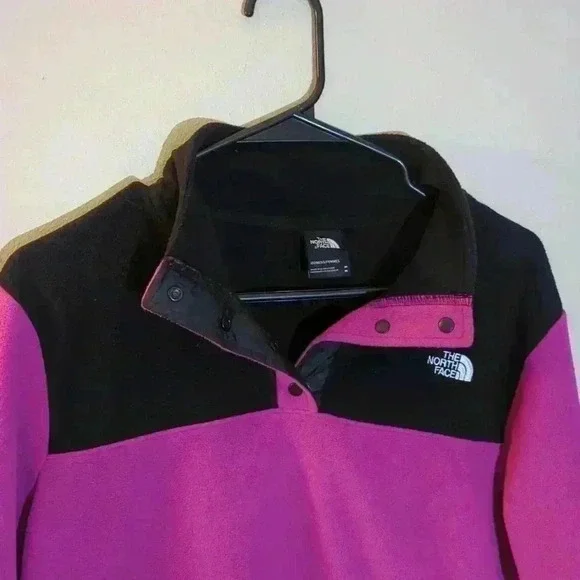 The North Face light weight pull over, pink and black, medium - Picture 3 of 5